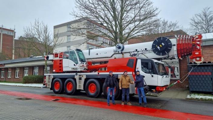 Polish-crane-rental-company-Karmax-adds-Grove-GMK4100L-2-01.jpg